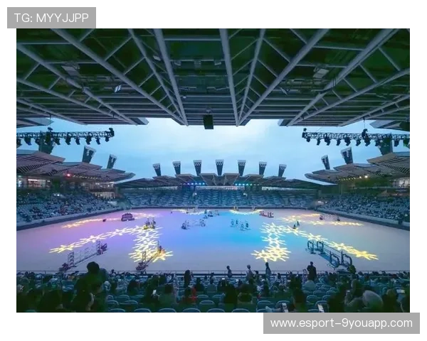 夜间马术赛场景别具一格，观众反响热烈，夜间马戏团